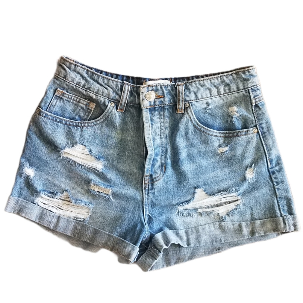 EUC Forever 21 distressed denim jean shorts